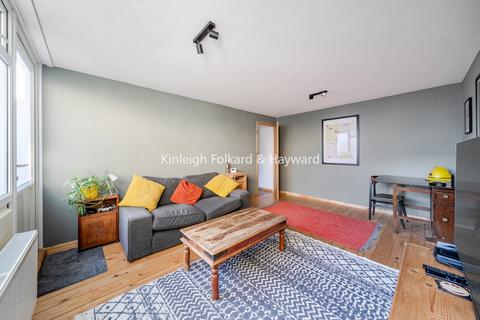 2 bedroom flat to rent, Aytoun Road, London, SW9