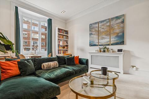 1 bedroom flat to rent, Gloucester Terrace, Bayswater, London, W2.