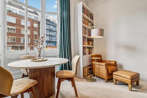 1 bedroom flat to rent, Gloucester Terrace, Bayswater, London, W2.