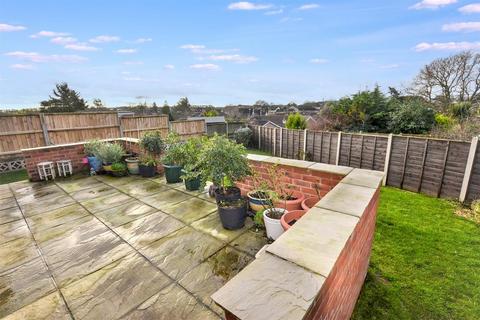 3 bedroom detached bungalow to rent, Spixworth