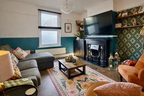 4 bedroom semi-detached house for sale, Woollards Road, ASH VALE GU12