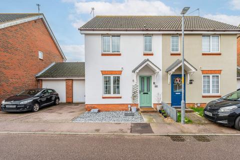 3 bedroom semi-detached house for sale, Salk Road, Gorleston