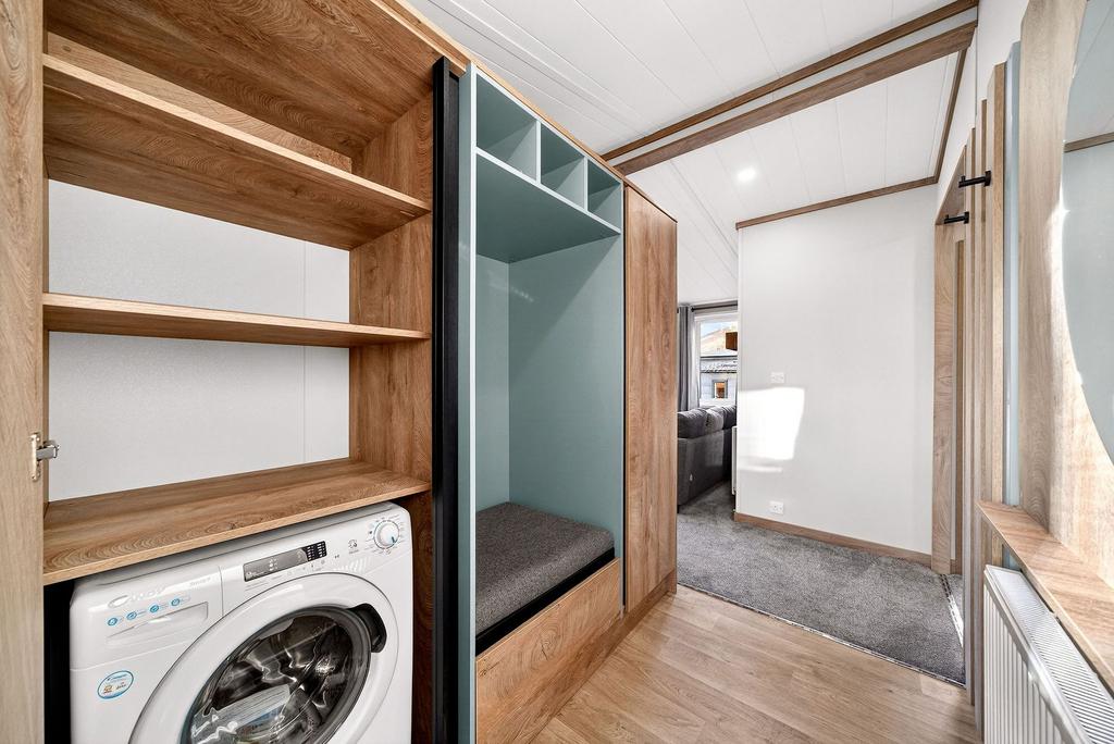 Hall / Utility