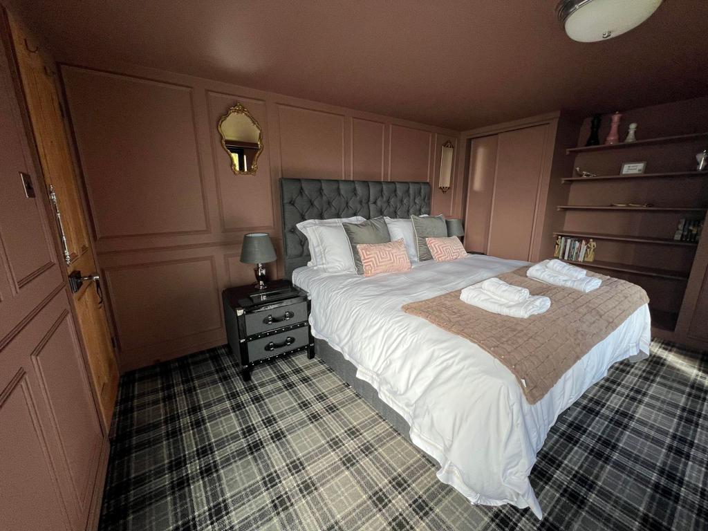 Bedroom 2.1.jpg