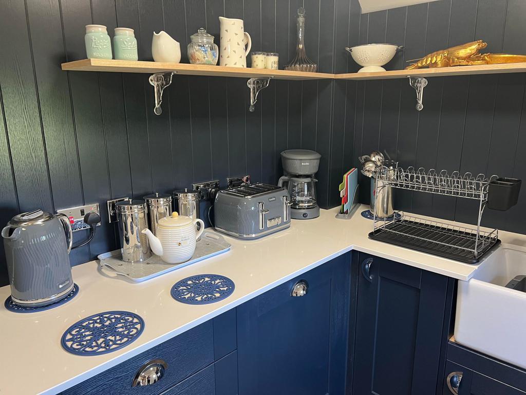 Kitchen 1.jpg