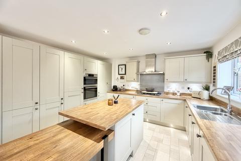 4 bedroom detached house for sale, Princess Street, Great Preston