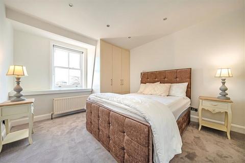 2 bedroom flat to rent, Egerton Gardens, London SW3