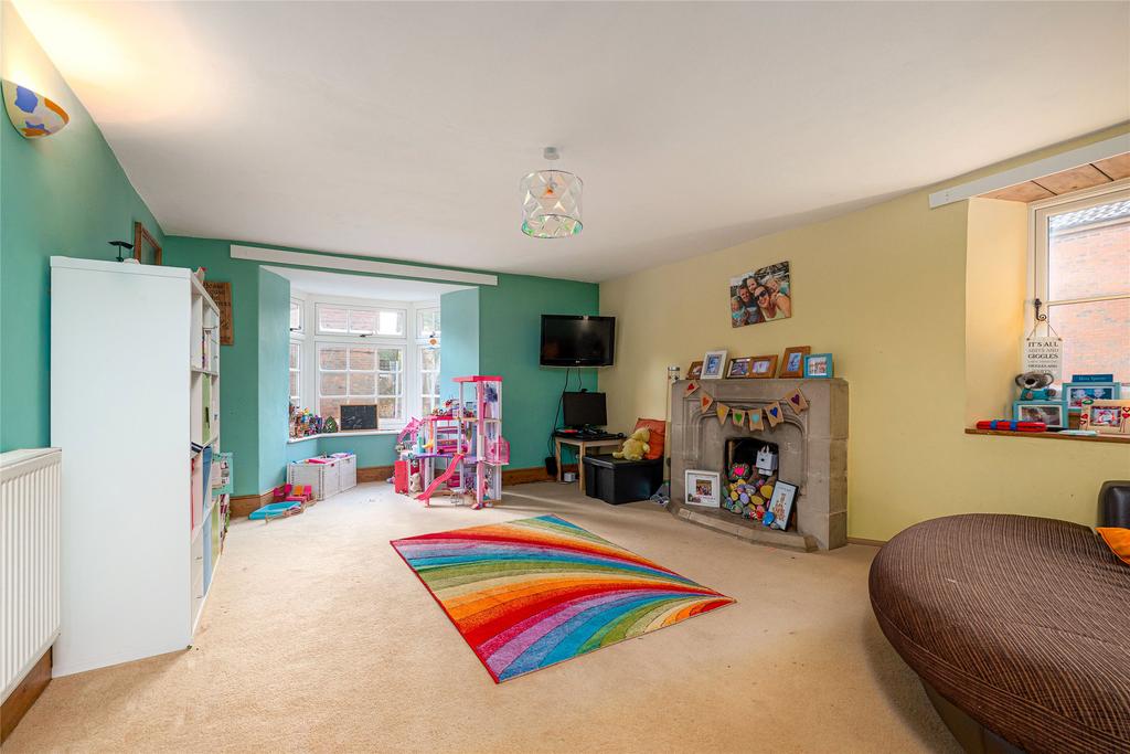 Sitting/Playroom