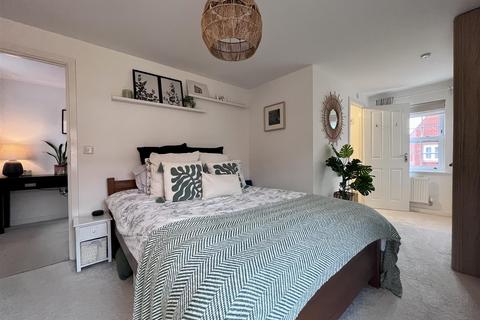 3 bedroom detached house for sale, Beverley Way, Towcester
