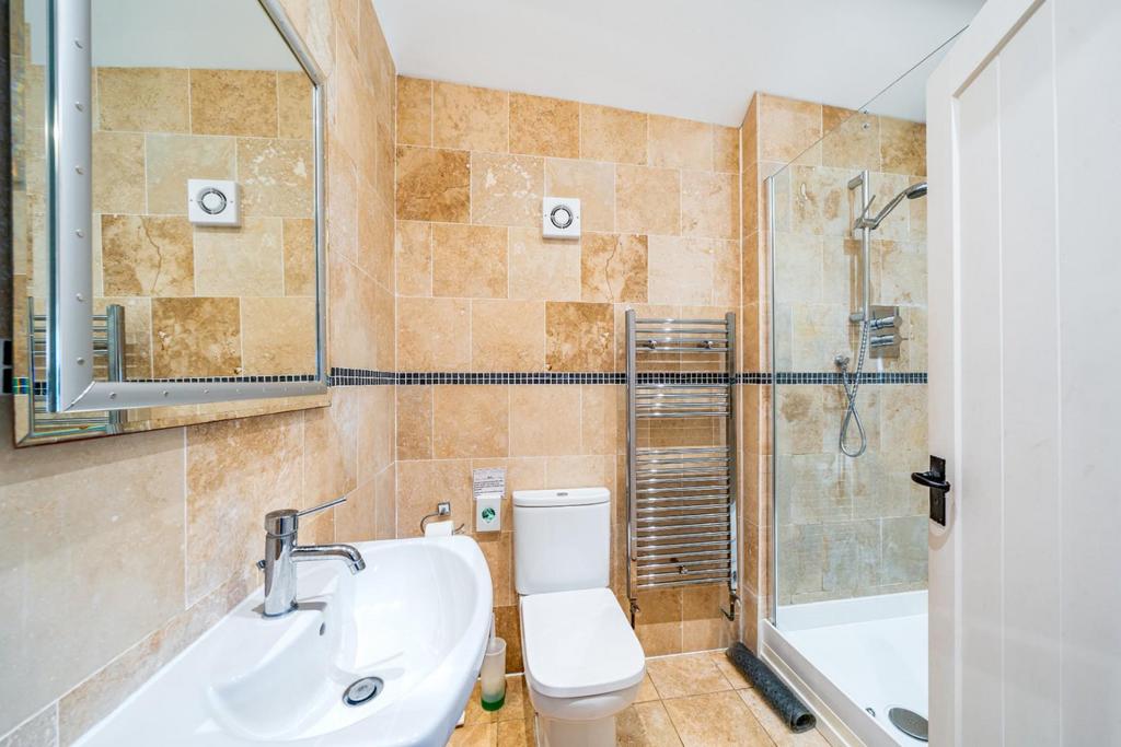 Bramble Cottage Bathroom