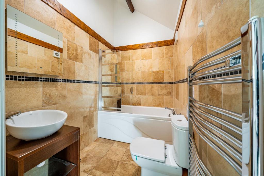 Barn Cottage Bathroom