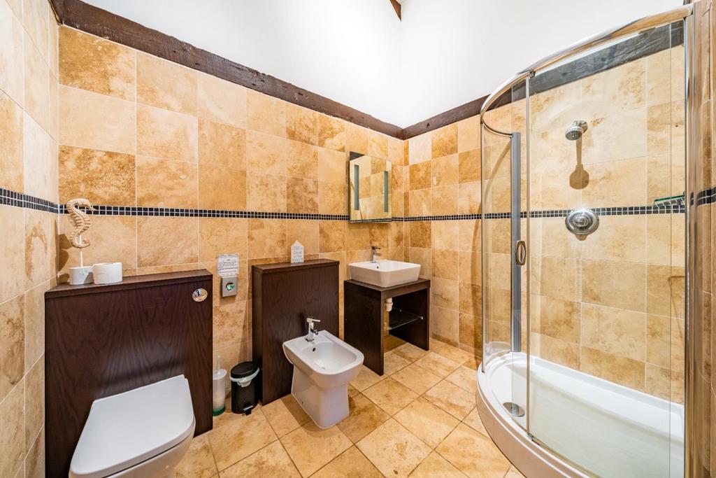 Barn Cottage Bathroom
