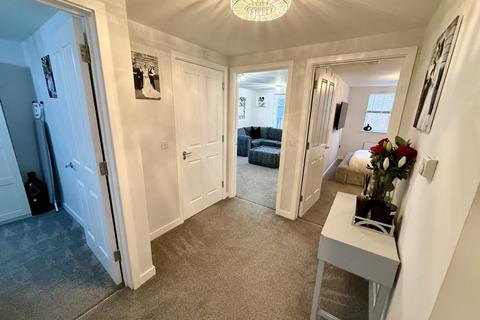 2 bedroom apartment for sale, Royal Drive, Bordon GU35
