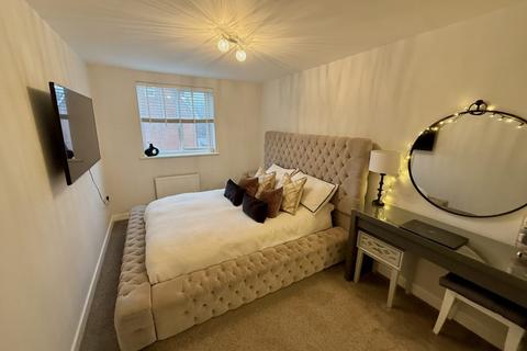 2 bedroom apartment for sale, Royal Drive, Bordon GU35