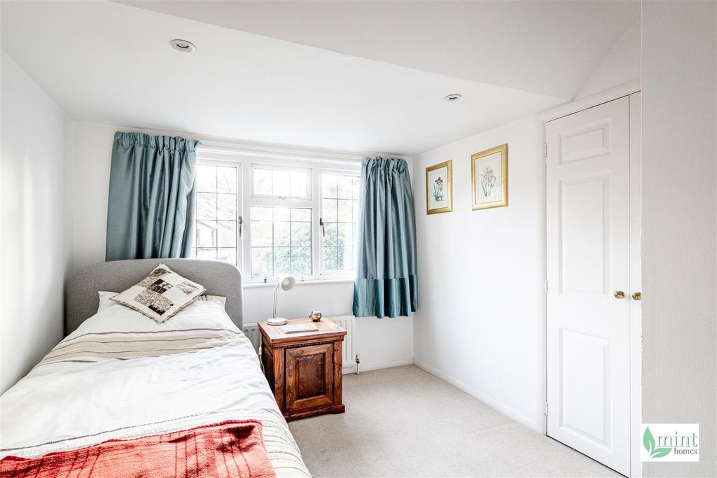 Woodham Waye - Watermark-30.jpg