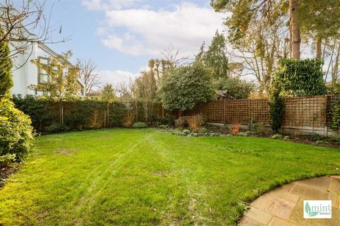 undefined, Woodham Waye, Woking GU21