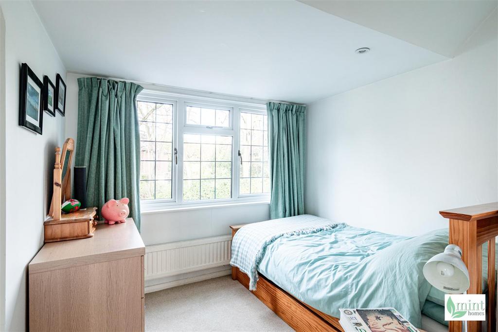 Woodham Waye - Watermark-29.jpg