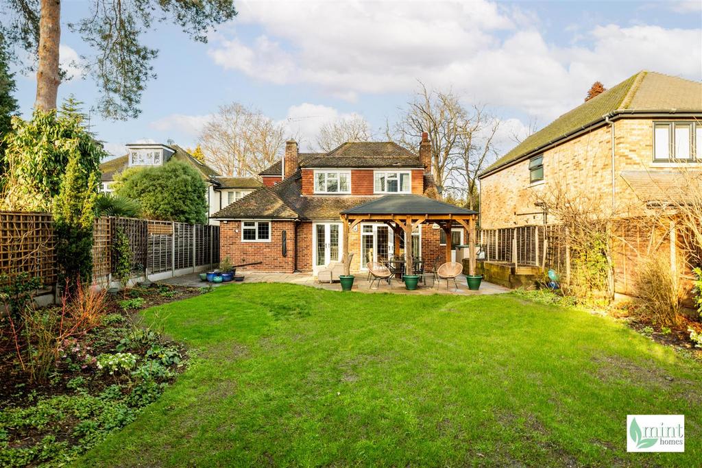Woodham Waye - Watermark-5.jpg