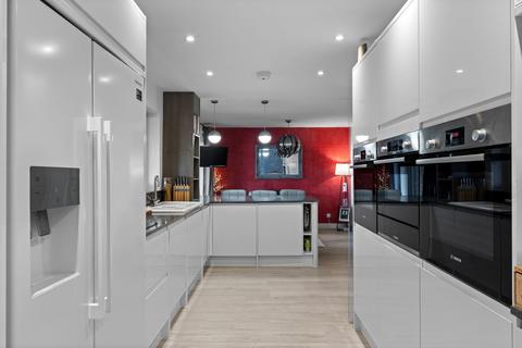 5 bedroom detached house for sale, Heathcote, Tadworth KT20