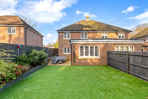 4 bedroom semi-detached house for sale, Stanton Grove, Tadworth KT20