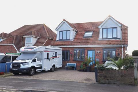 4 bedroom detached house for sale, Sandy Point Road, Hayling Island