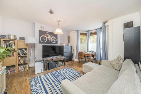 1 bedroom flat for sale, Woodstock Road, London N4