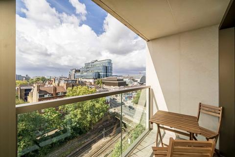 2 bedroom flat to rent, Wolfe House, London W14