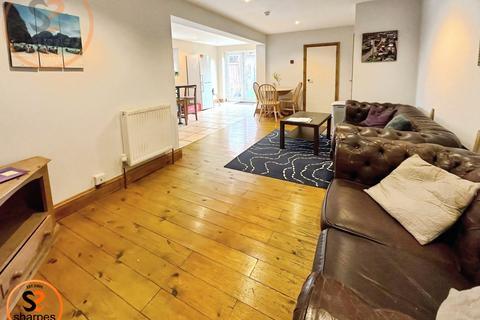 1 bedroom in a house share to rent, Single room Robinson Road, London