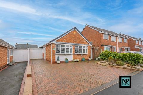 2 bedroom bungalow to rent, Mill Crescent, Kingsbury, B78