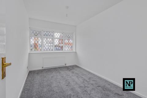 2 bedroom bungalow to rent, Mill Crescent, Kingsbury, B78