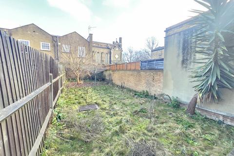 1 bedroom flat to rent, Alloway Road, London E3