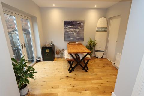 3 bedroom semi-detached house for sale, Chatsworth Gardens, West Monkseaton, Whitley Bay, NE25 9DP
