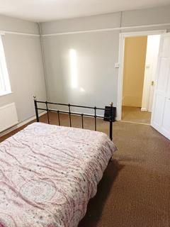 undefined, Tilbury, RM18