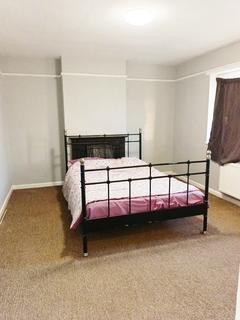 undefined, Tilbury, RM18