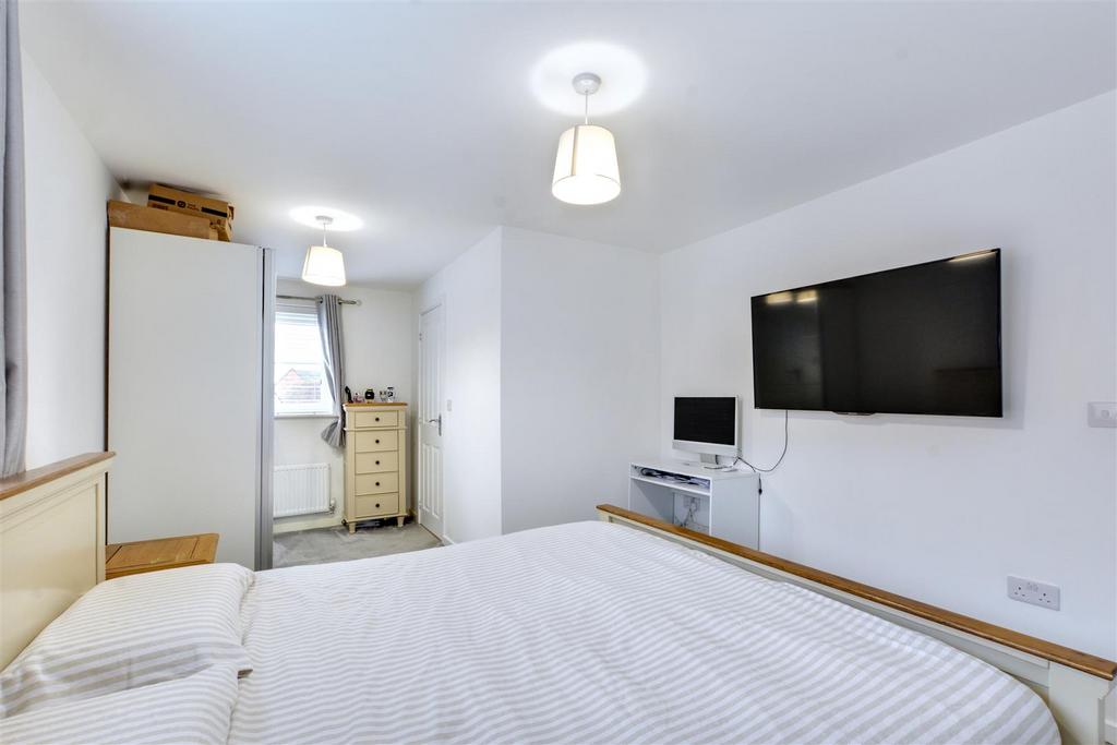 Bedroom 1 3.jpeg