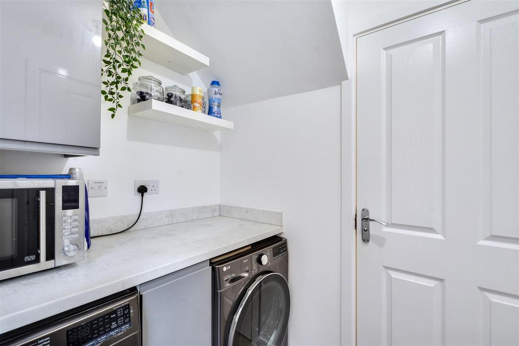 Utility Room 1.jpeg