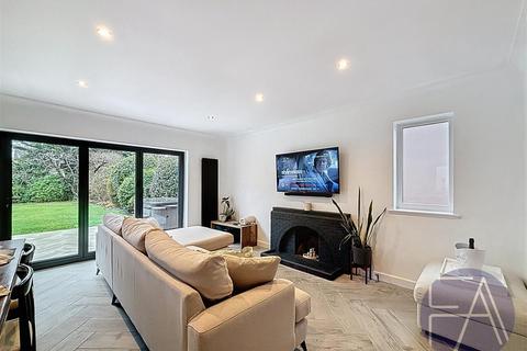 4 bedroom detached house to rent, Dunster Road, Southport PR8