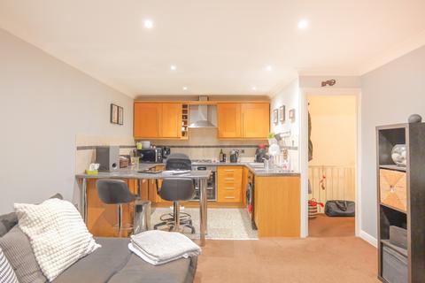 2 bedroom flat for sale, Cromwell Avenue, Stockport SK5