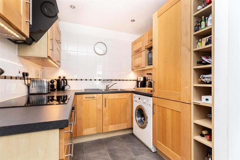 2 bedroom flat for sale, West Cliff Road, Bournemouth BH2