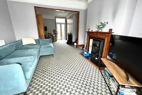 4 bedroom terraced house to rent, Dumpton Park Drive, Ramsgate, Kent, CT11