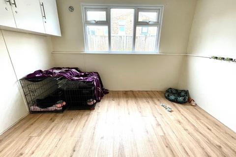 4 bedroom terraced house to rent, Dumpton Park Drive, Ramsgate, Kent, CT11