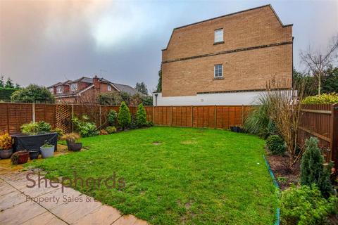 5 bedroom detached house for sale, Manor House Gardens, Broxbourne EN10