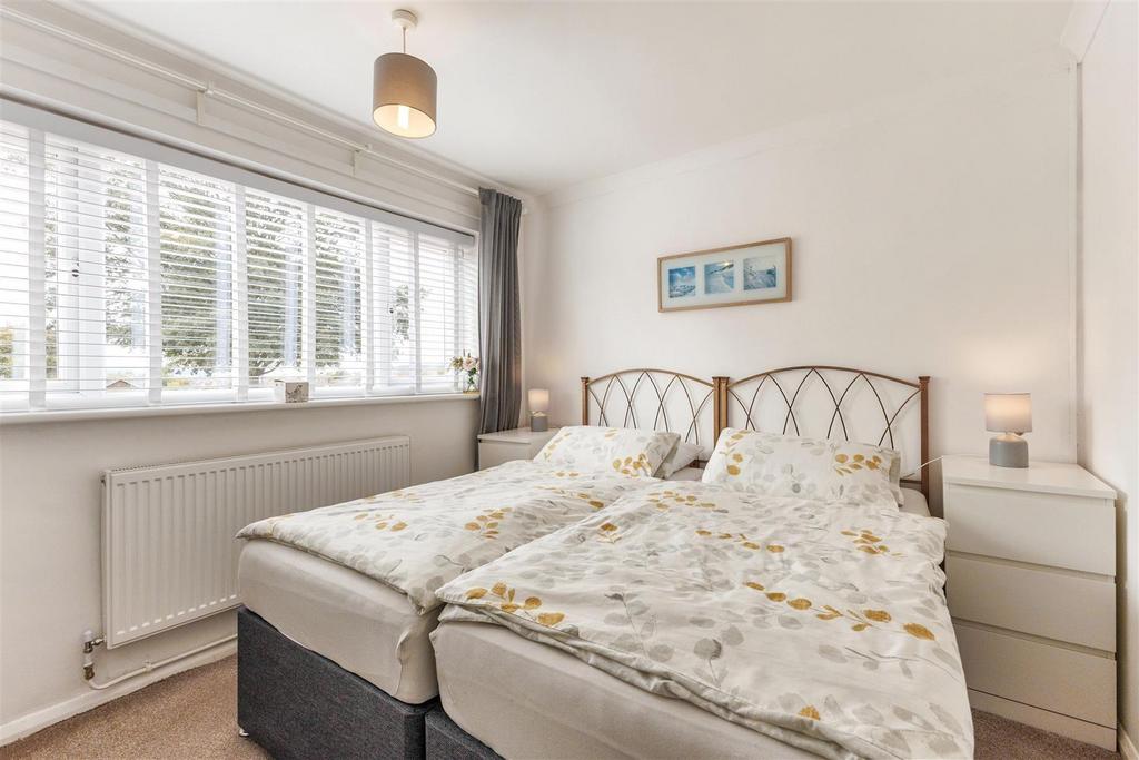 Bedroom 1.jpg