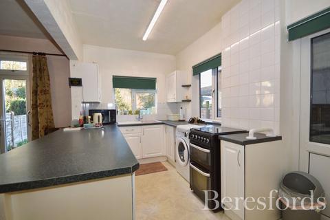 3 bedroom semi-detached house for sale, Upper Brentwood Road, Gidea Park, RM2