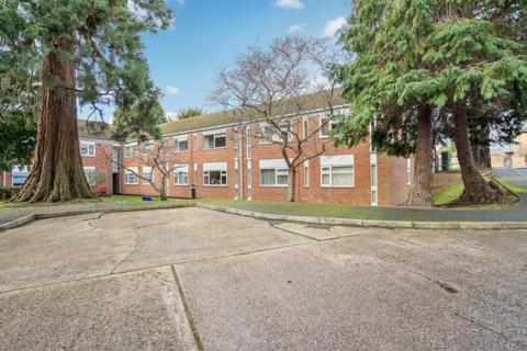 2 bedroom apartment to rent, Burhill Grove, Pinner