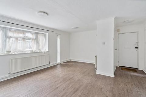 2 bedroom apartment to rent, Burhill Grove, Pinner