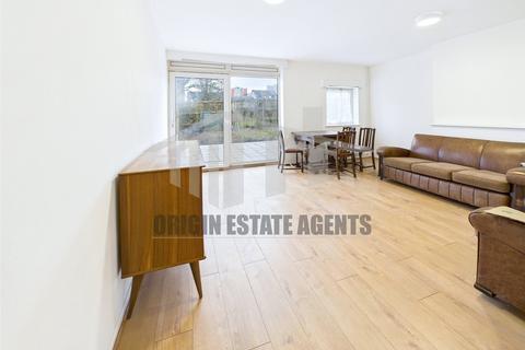 3 bedroom terraced house to rent, Hodnet Grove, Birmingham B5
