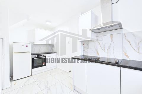 3 bedroom terraced house to rent, Hodnet Grove, Birmingham B5