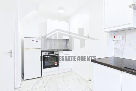 3 bedroom terraced house to rent, Hodnet Grove, Birmingham B5