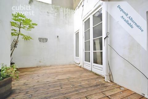 3 bedroom apartment to rent, DEPOSIT ALTERNATIVE OPTION, Grafton Street, BN2